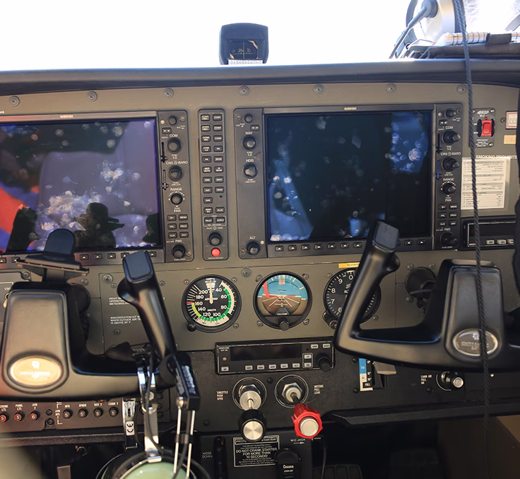 9X CESSNA 172S gallery