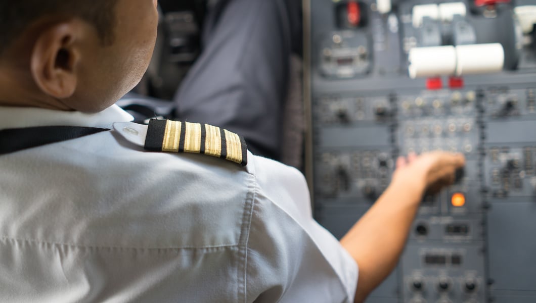 The Difference Between A Captain And A First Officer