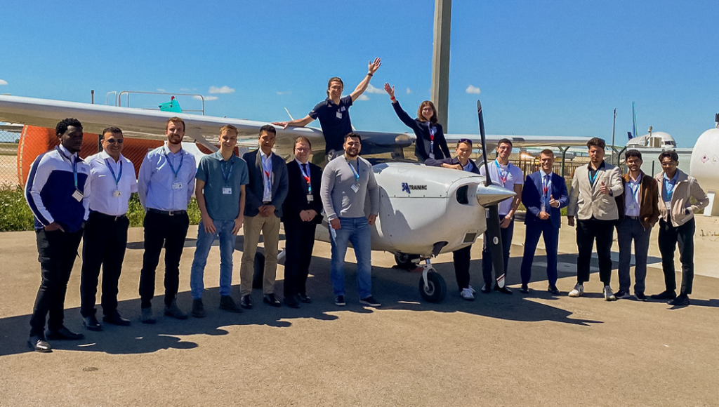 ATPL students at BAA Training, including Luxair students